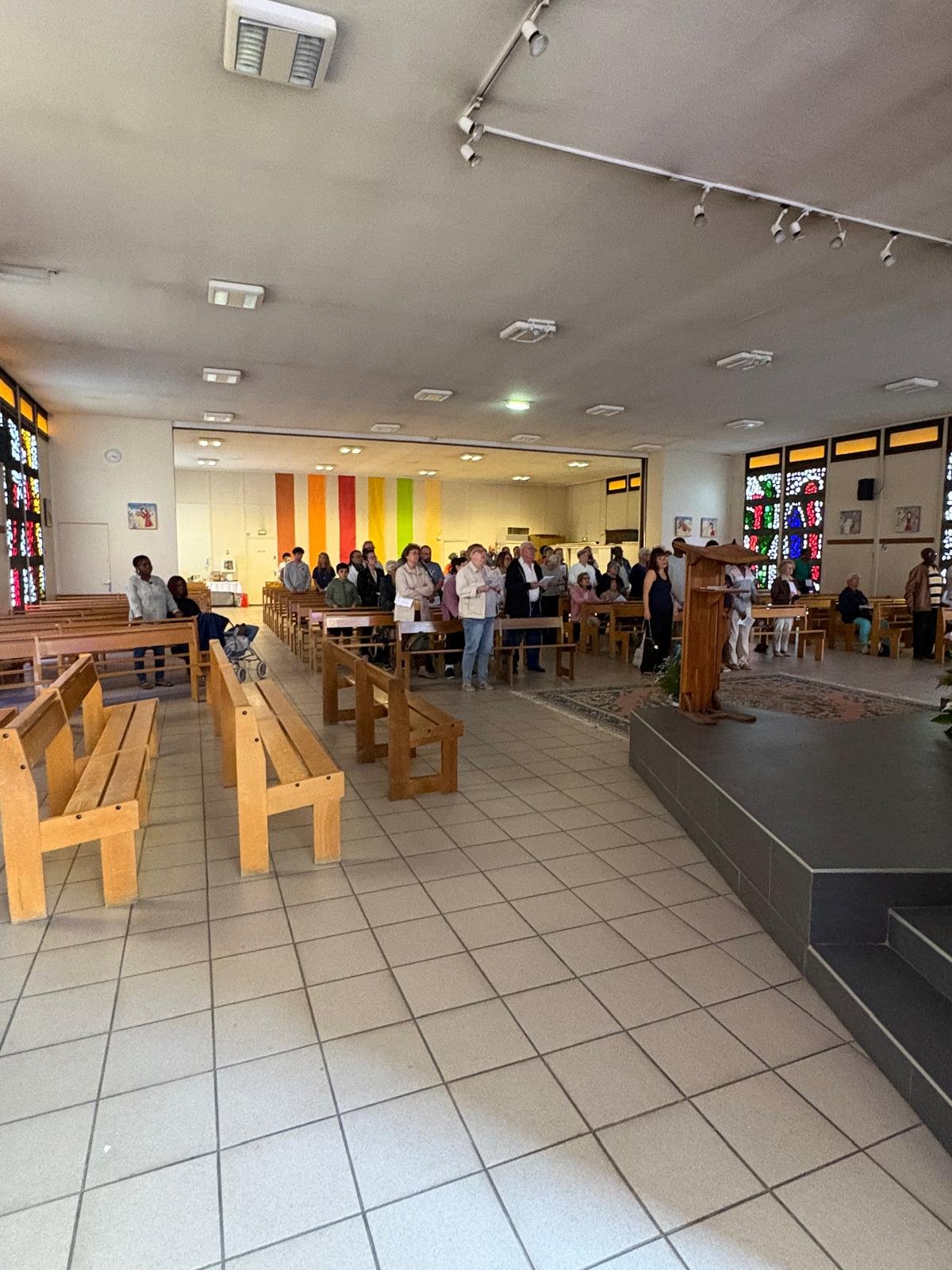 Nous étions un petit groupe à vivre en communion la messe du pape